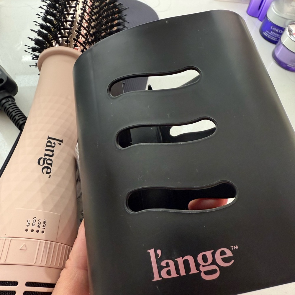 Le Volume Elevé 65MM 2-in-1 Titanium Brush Dryer in Blush